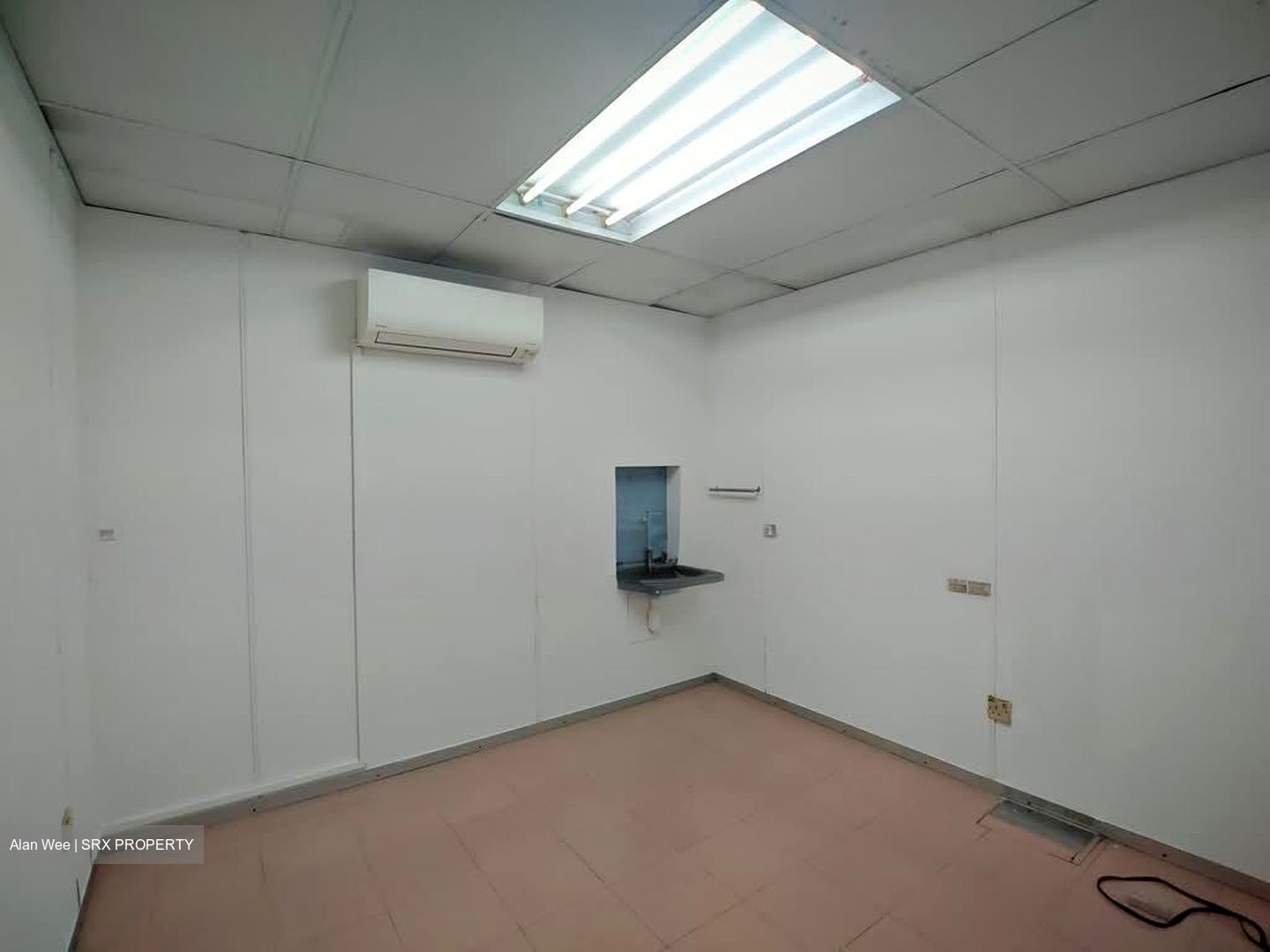 Jurong West Street 92 (D22), Shop House #576584681